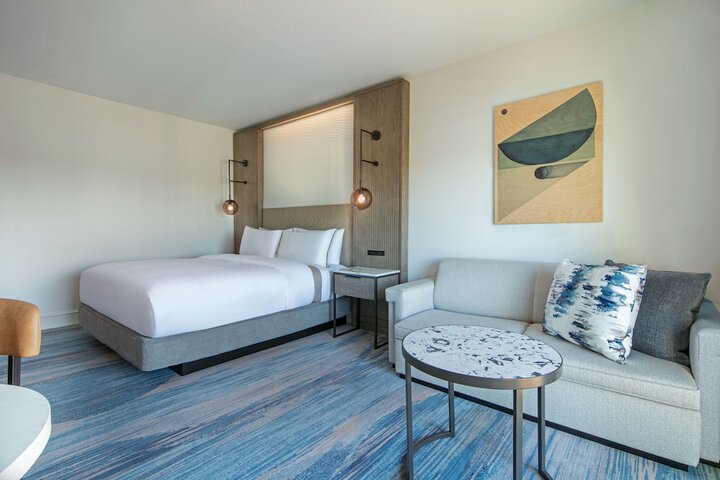 Room 53 of 84