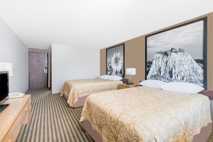 Room 6 of 14