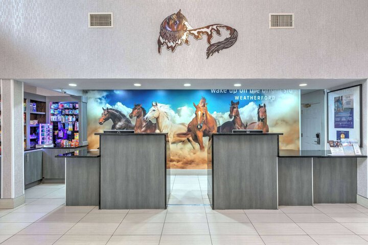 La Quinta Inn & Suites by Wyndham Weatherford