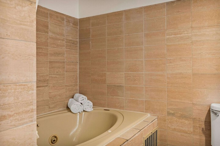 Chateau Big Bear Boutique Hotel BW Signature Collection