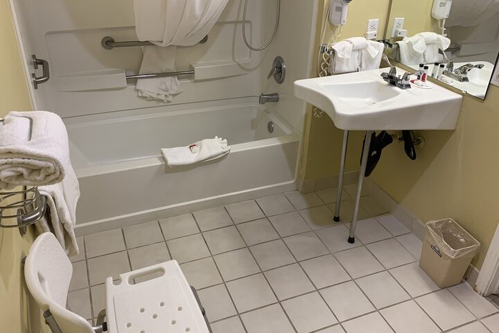 Days Inn by Wyndham Ocean Shores