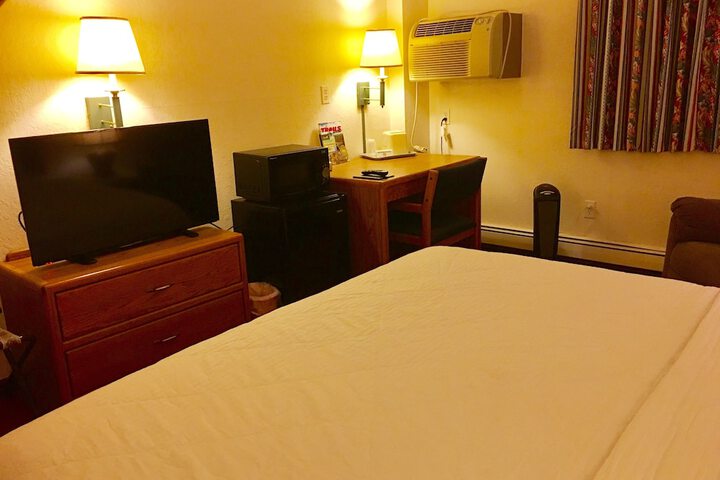 Room 27 of 33