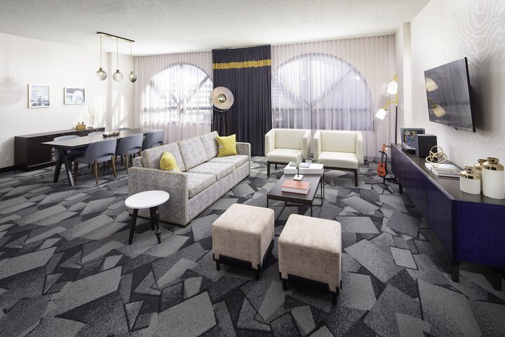 Saint Kate - The Arts Hotel