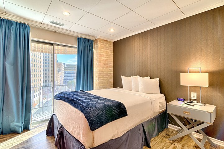 Room 110 of 250