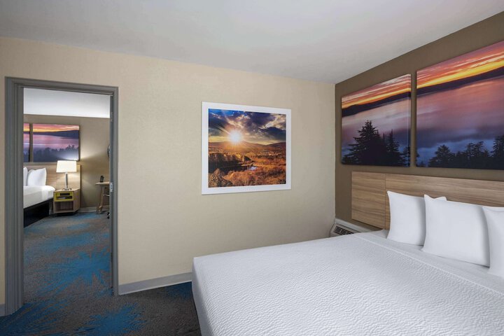 Room 10 of 41