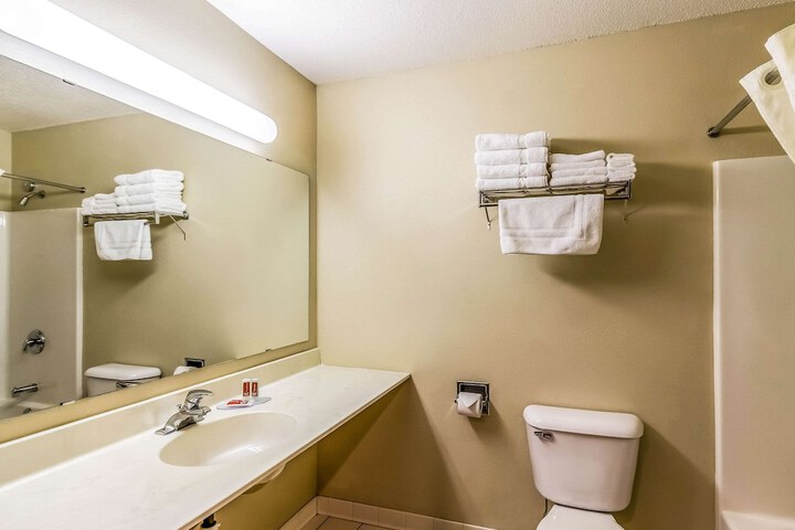 Room 15 of 46