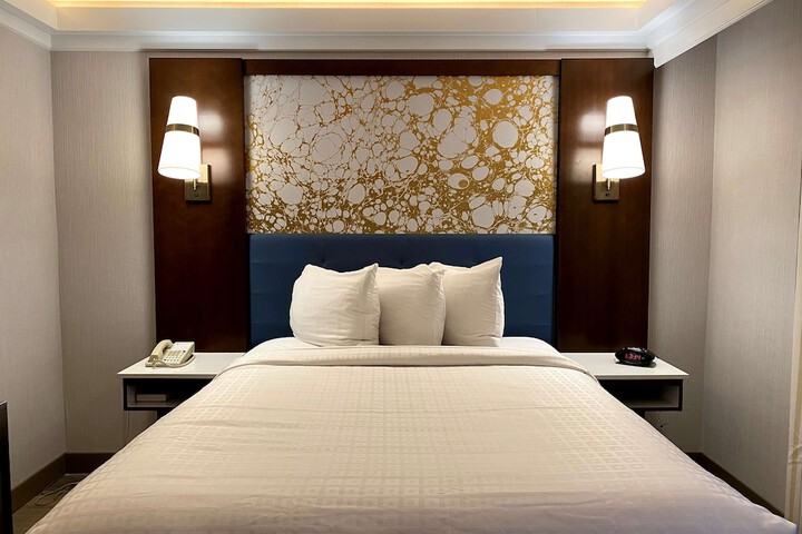 Room 16 of 26