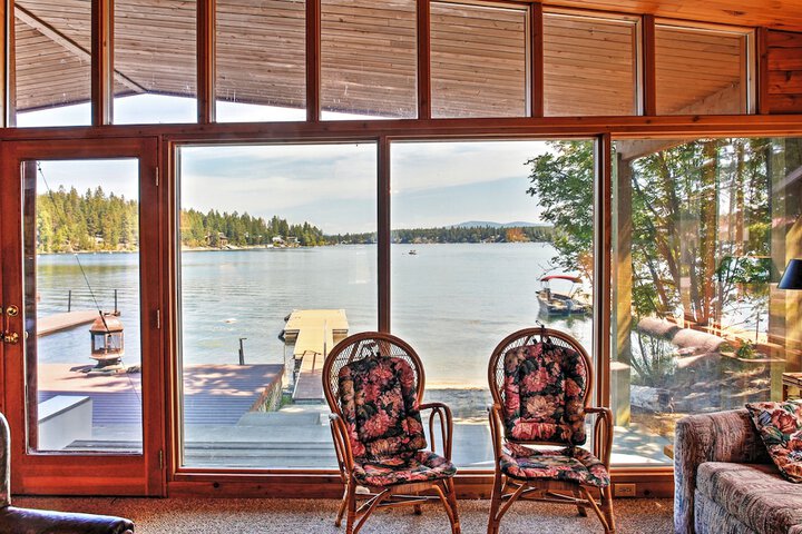 Newport Cabin w / Lakefront Private Porch & Grill!