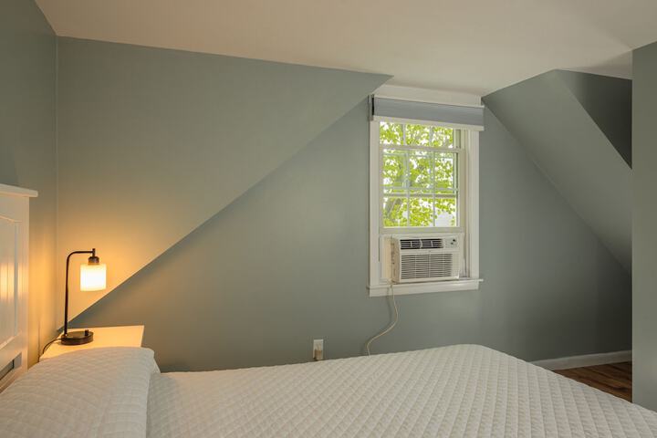 Eagle House Motel