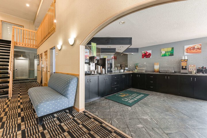 Quality Inn & Suites Portage Central