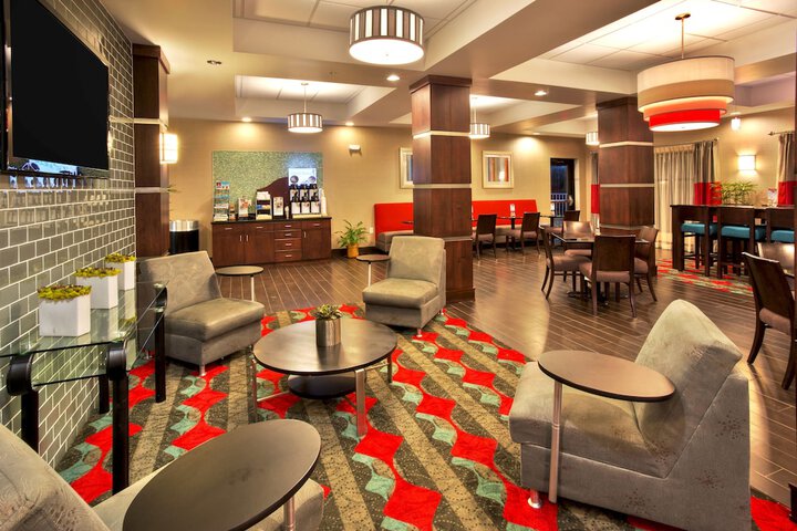 Holiday Inn Express & Suites Oak Ridge by IHG