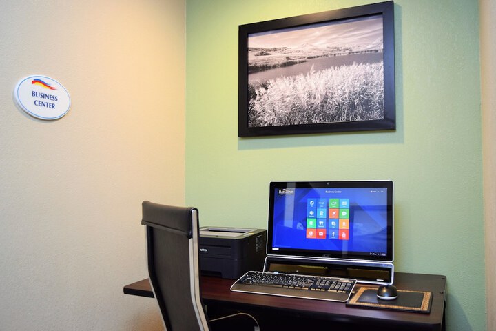 Business Center 41 of 43