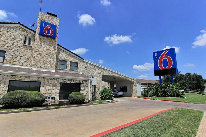 Hotel 2 of 40