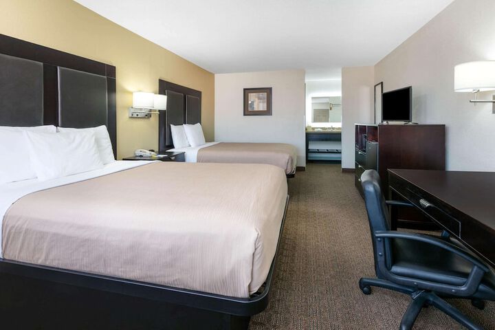 Room 16 of 32