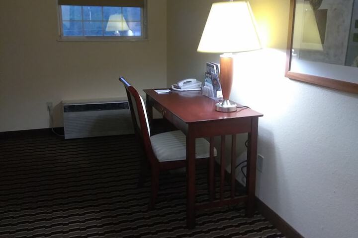 Room 12 of 32