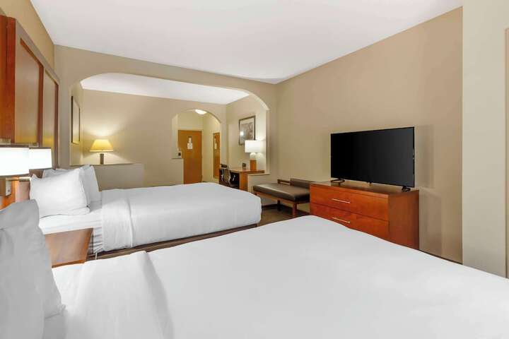 Room 21 of 38