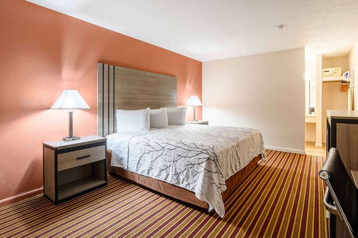 Room 12 of 30