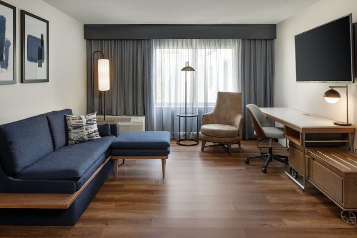 Courtyard by Marriott Edison Woodbridge