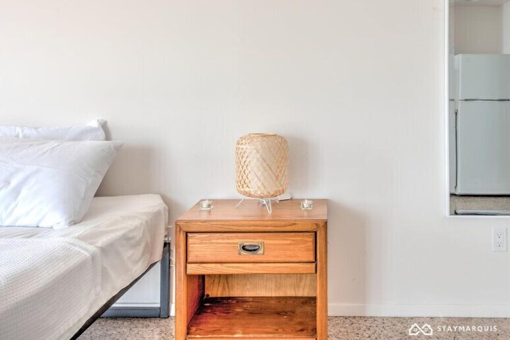 Room 25 of 29