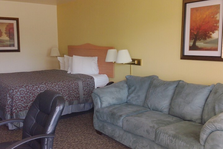 Room 82 of 95