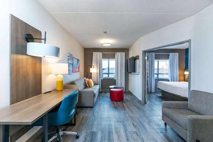 Room 10 of 17