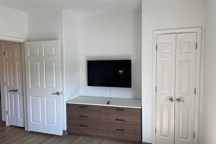 Room 28 of 63