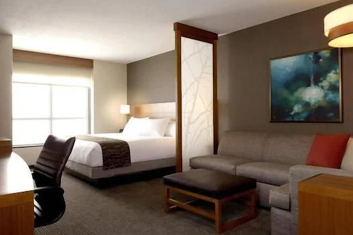 Room 8 of 25