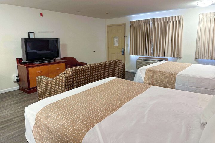 Room 34 of 34