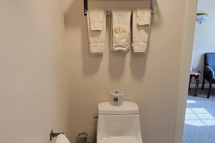 Lowell Inn