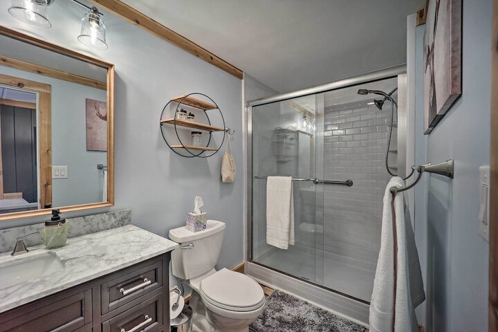 1 Mi to Skiing: Beech Mountain Condo w / Fireplace!