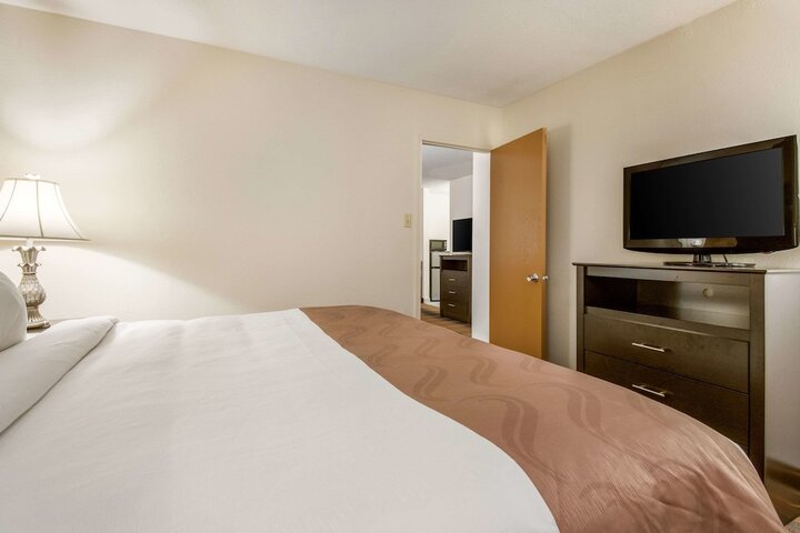 Room 21 of 43