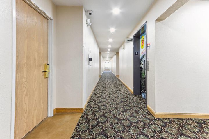 Super 8 by Wyndham Uniontown PA