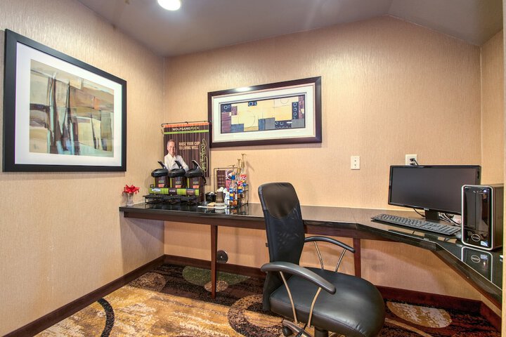 Business Center 56 of 56