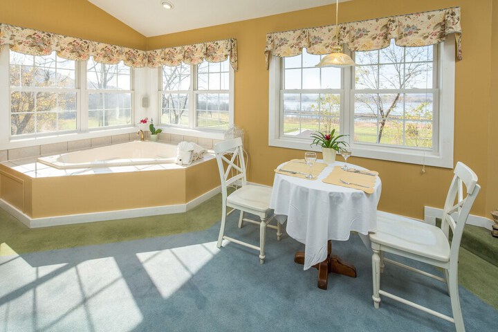 Goldmoor Inn