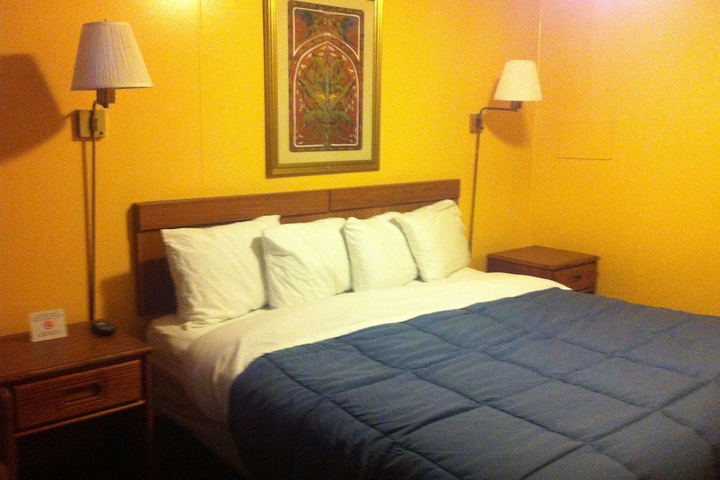 Green Crest Motel