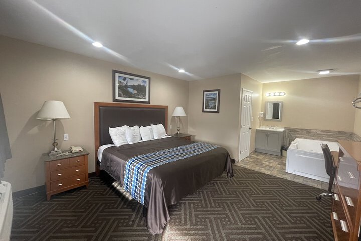 Room 32 of 71
