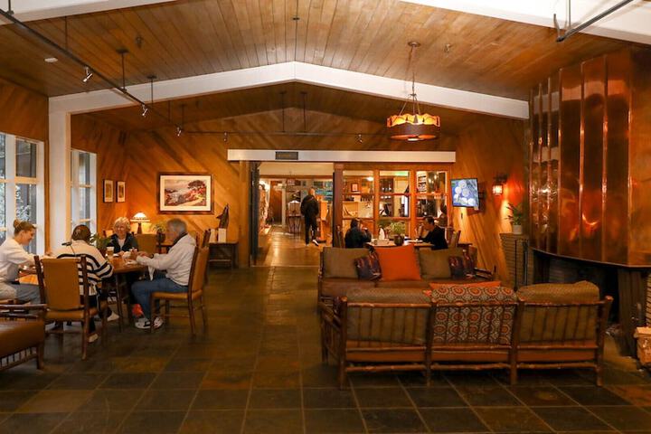 Hotel Interior 10 of 43