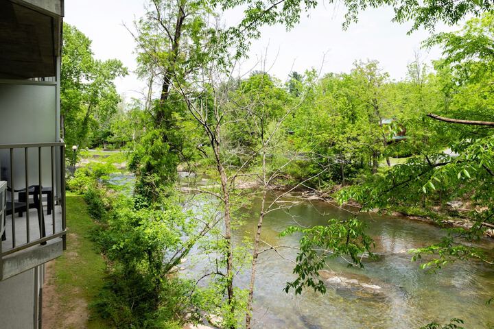 Twin Mountain Inn & Suites