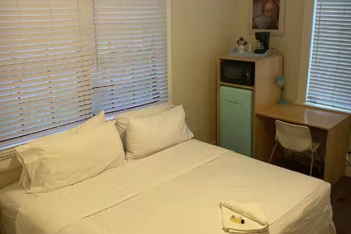 Room 37 of 65