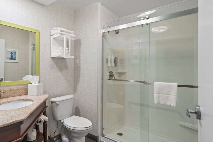 Hampton Inn by Hilton New Bedford / Fairhaven