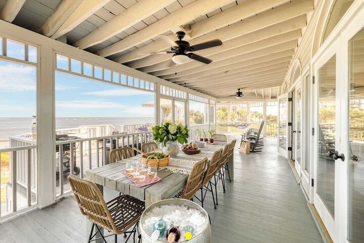 Haven by Avantstay Luxury Beachfront Home w / Pool & Gorgeous Patios
