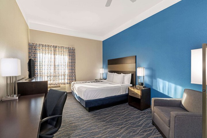 Room 34 of 46