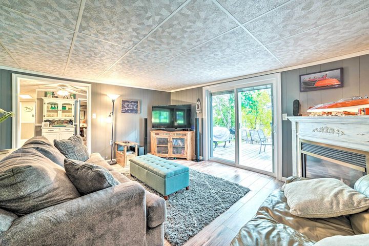 Riverfront Home w / Dock 6 Mi to Cheboygan!