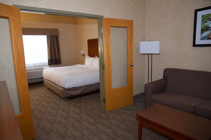 Room 32 of 39