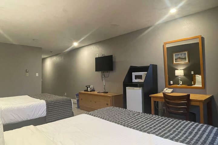 Travelodge by Wyndham Brandon