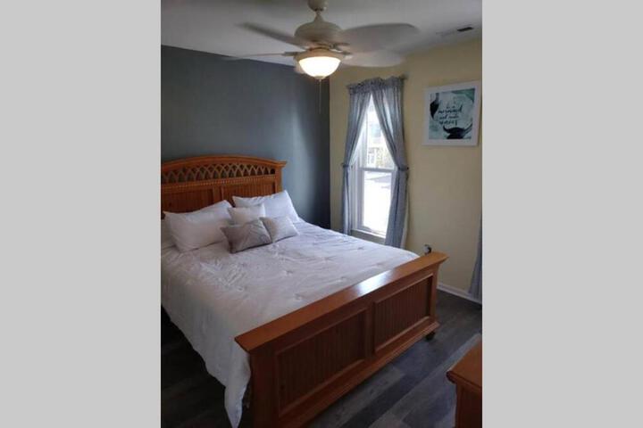 Aqua Haven - Second Street from Beach Home