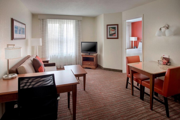 Room 14 of 28