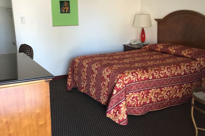 Room 10 of 31