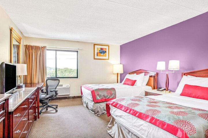 Room 11 of 17