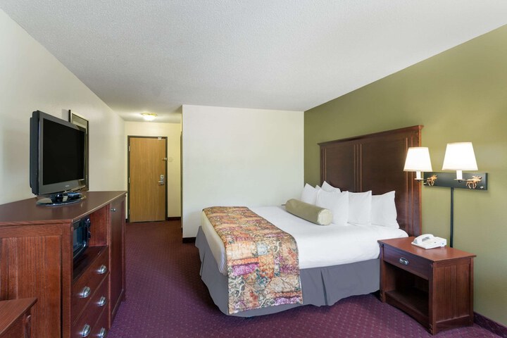 Room 40 of 73